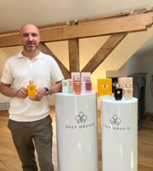 Noul lux miroase diferit: ascensiunea parfumurilor arabe accesibile schimbă regulile industriei. Gulf Orchid devine unul dintre cele mai puternice motoare de creștere din portofoliul Romscent Trading